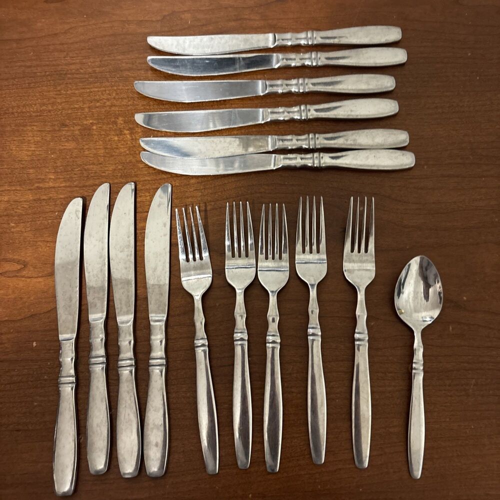 16 Reed & Barton BROMPTON Heritage Mint Stainless Flatware Knifes Forks Spoon